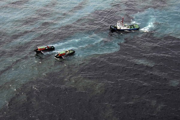 Нефть на пляже