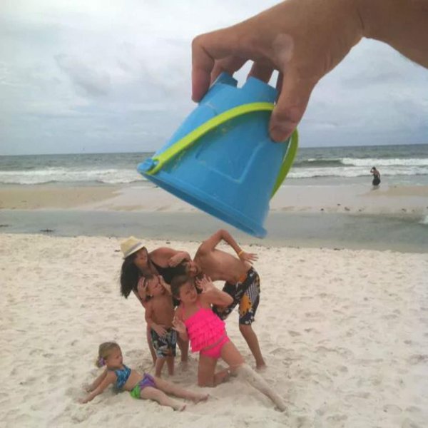 Дети на море