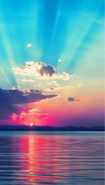 Закат солнца на воде