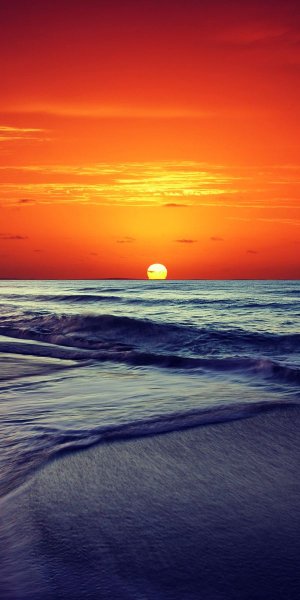 Восход на море