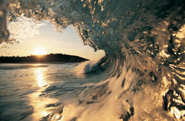 Водная гладь на закате