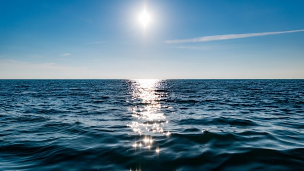 Солнце море и вода