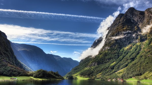 Скалистый остров