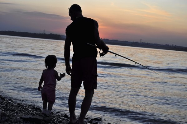 Семья на берегу