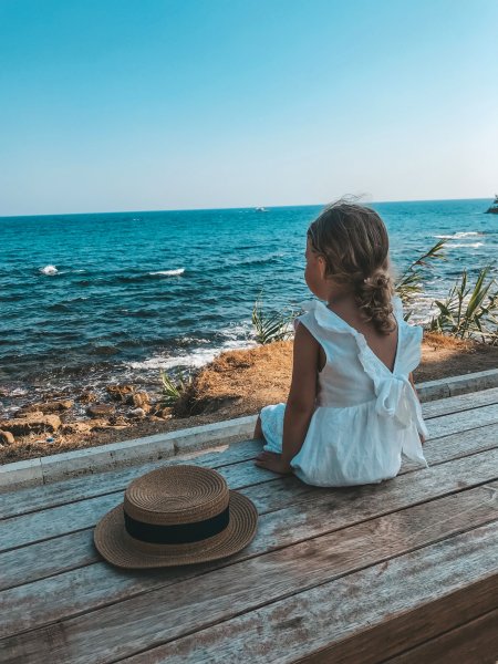 Дети на берегу моря