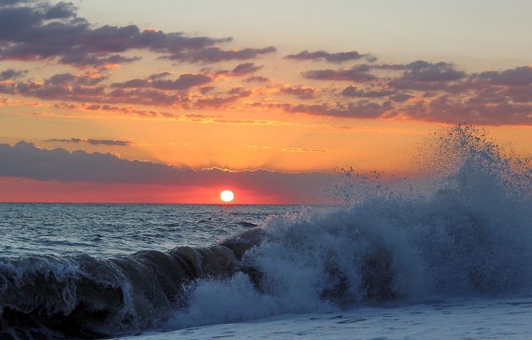 Море закат волны