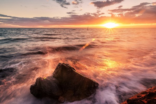 Рассвет на море