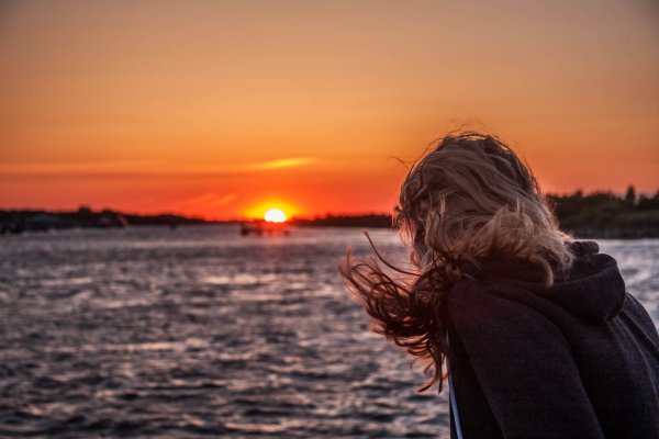 Девушка море вечер