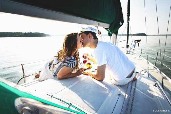 Романтическая прогулка на яхте