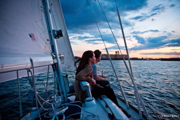Романтическая прогулка на яхте