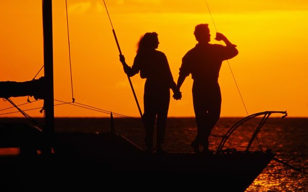 Влюбленные на яхте