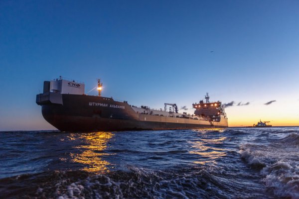 Танкер Суханов