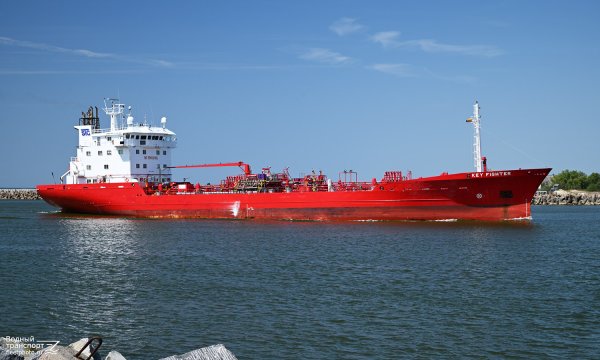 Шторм грузовое судно