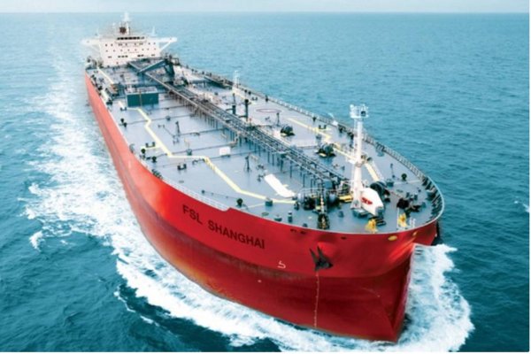 Танкер разлив нефти