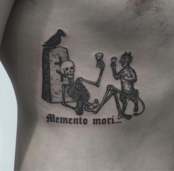 Татуировка Memento Mori
