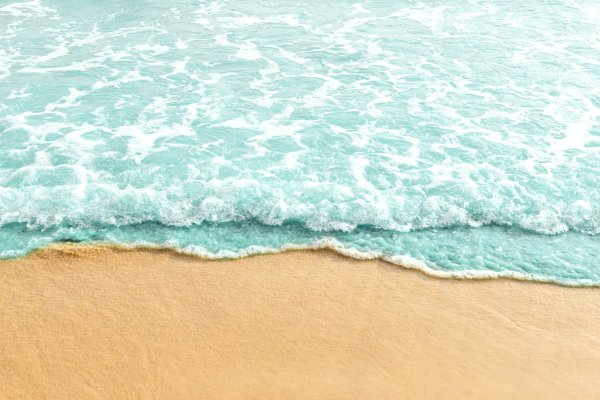 Море светлое