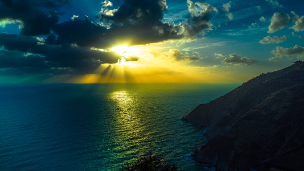 Море горы солнце