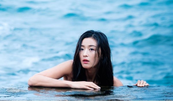 Русалка с синими волосами