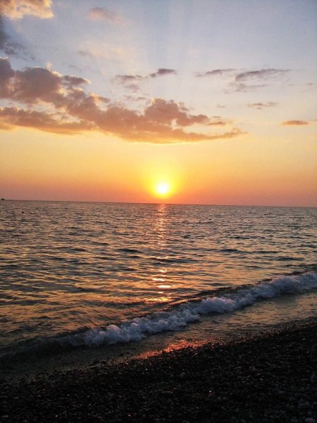 Утренний рассвет на море