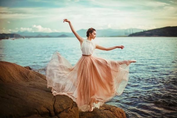 Танцы на берегу моря