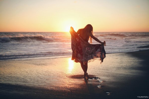 Счастливая девушка солнце