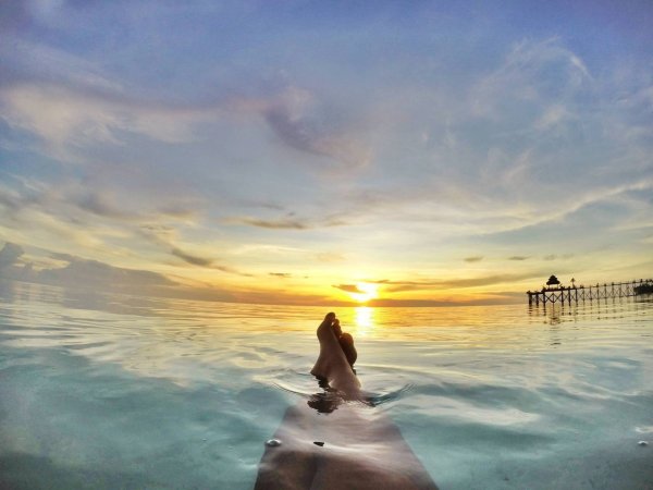 Надпись на песке на море