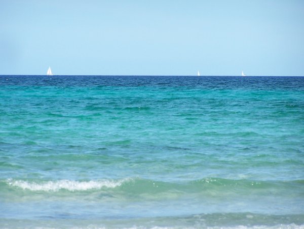 Средиземное море бирюзовое