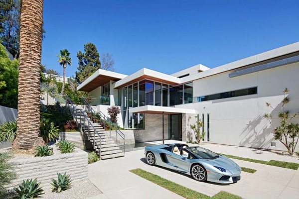 Дом мечты с машиной