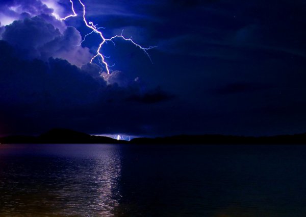 Гроза над морем