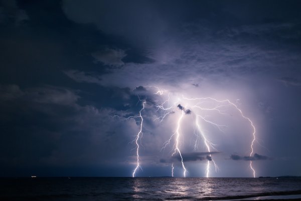 Гроза над морем