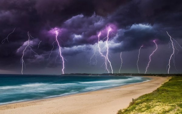 Гроза на море