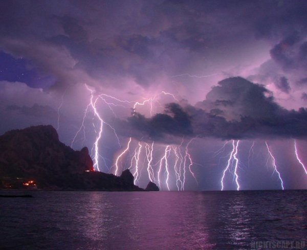 Гроза на море