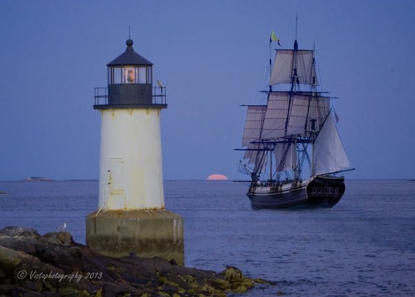 “Маяк и волны живопись