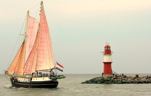 Художник Томас Кинкейд корабль