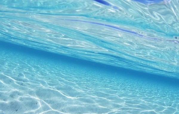 Бирюзовая вода
