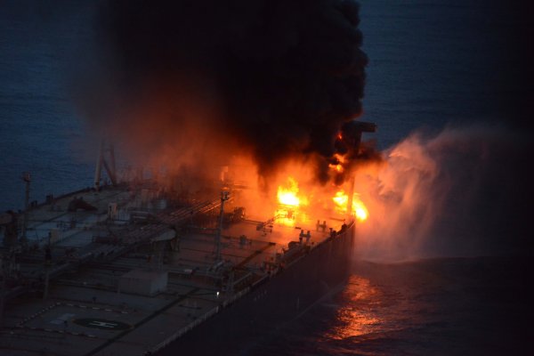 Взрыв на нефтяной платформе в мексиканском заливе 2010