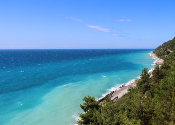 Гудаута горы море