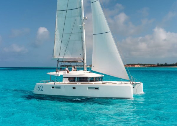 Катамаран Lagoon 52