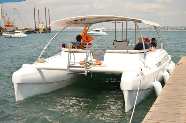 Катамаран Sun Dolphin