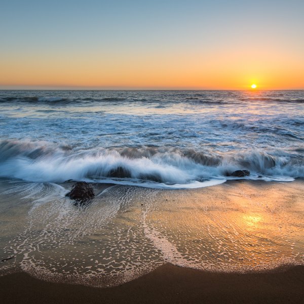 Море волны берег