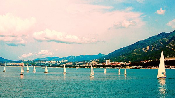 Пляж, Геленджик, Революционная улица