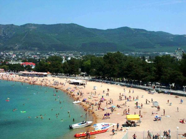 Центральный городской пляж Геленджика