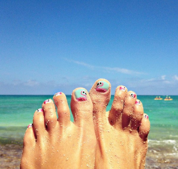 Педикюр на пляж