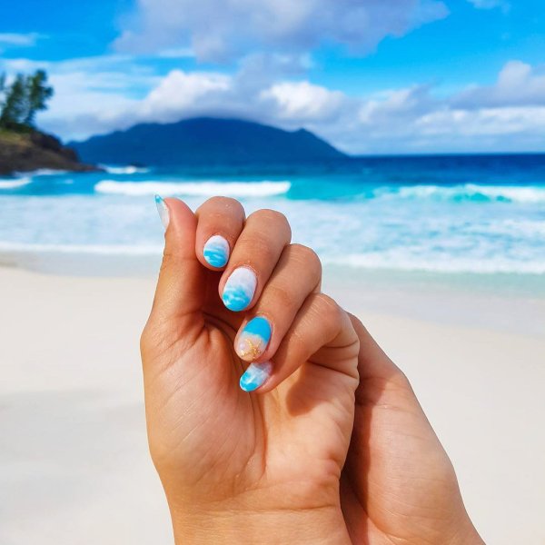 Пляжный маникюр