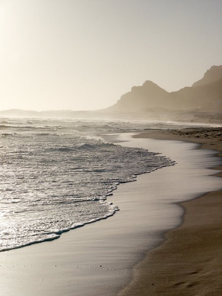 Пристань черно белая