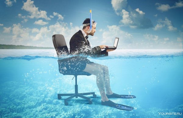 Рабочее место на берегу моря