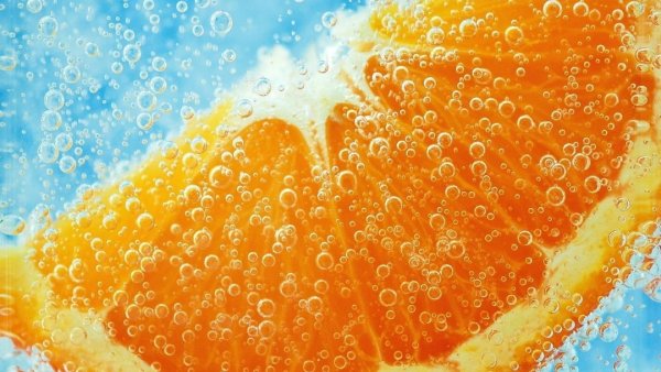Апельсин в воде
