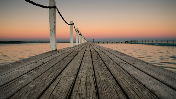 Море закат Пристань