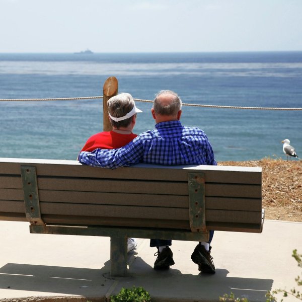 Счастливые пожилые люди