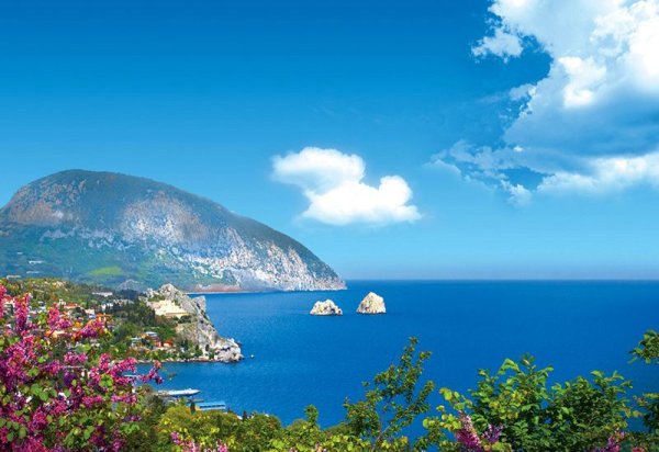 Море горы Крым Ялта